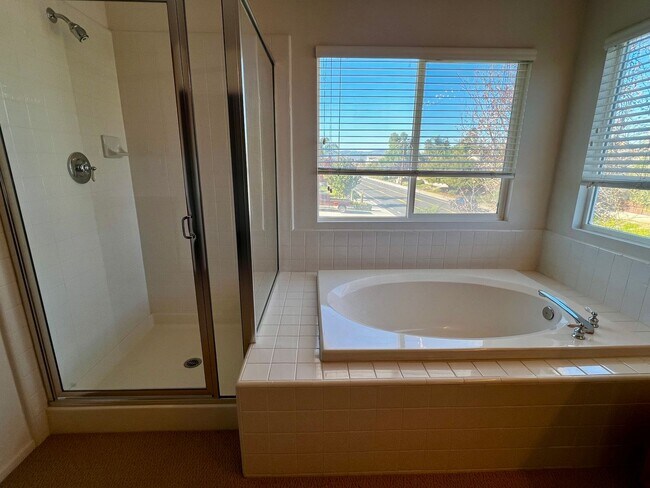 Building Photo - Spacious 4-Bedroom Murrieta Home with Loft & 3-Car Garage