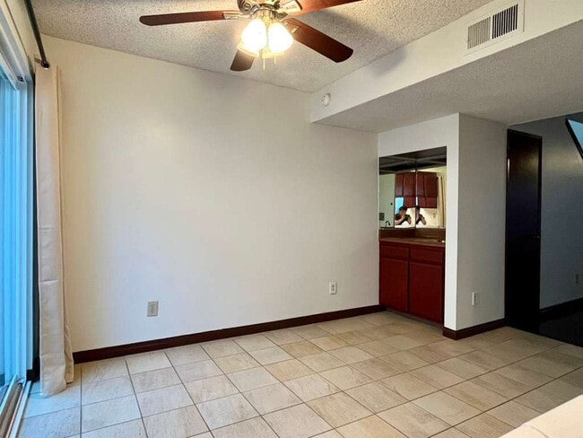 Dining Room with wet bar in corner - 1328 9th St