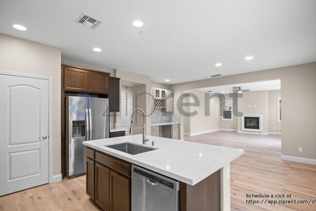 Building Photo - 1726 Hummingbird Way