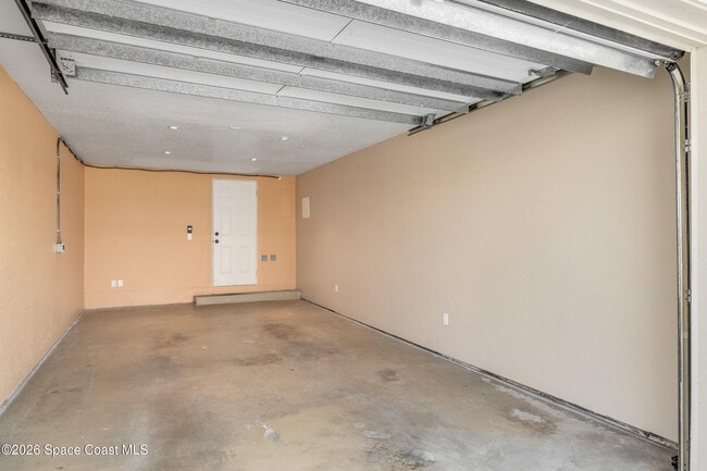 Building Photo - 105 La Costa St