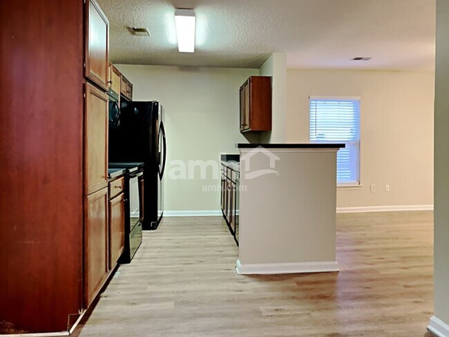 Building Photo - 8788 Red Oak Drive
