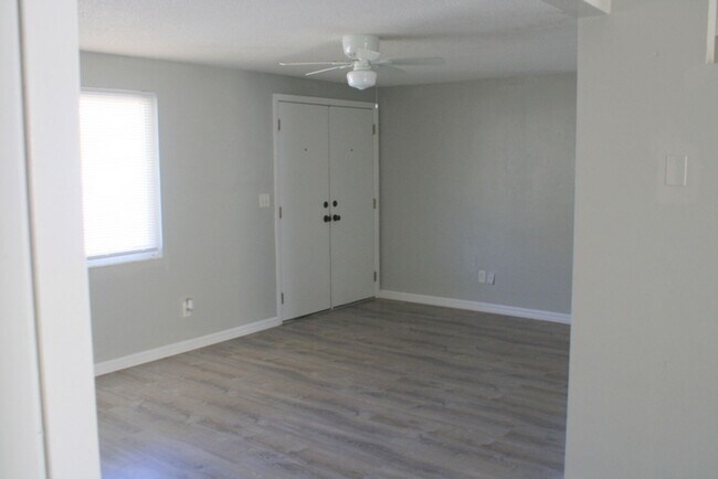 Building Photo - 4719 Bonton Dr