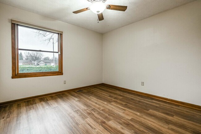 Building Photo - 1108 Redwood Dr