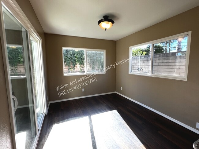 Building Photo - 202 Larkspur Dr