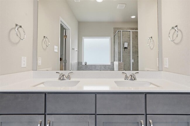 Building Photo - 641 Running Creek Dr