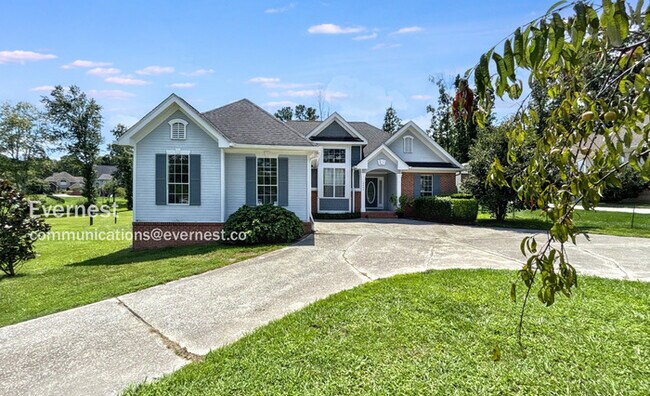 Primary Photo - Spacious 3 Bedroom Home in Ooltewah / Deck...
