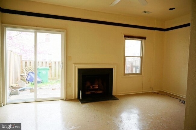 Building Photo - 9 Polk Ct