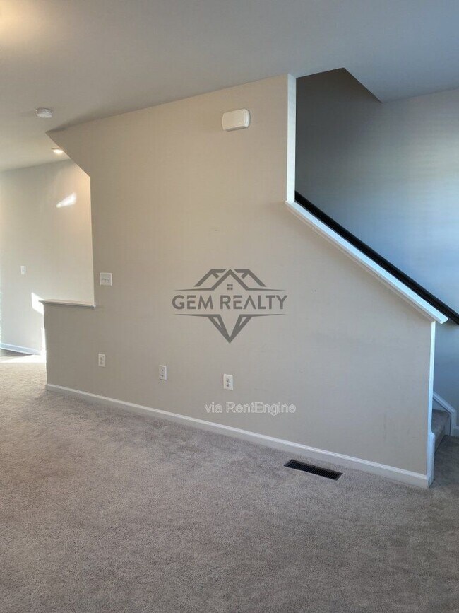Building Photo - 531 View Point Way