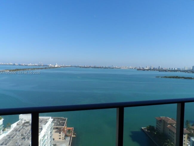 Building Photo - 460 NE 28th St