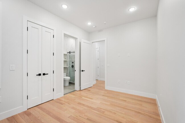 Building Photo - 431 Palisade Ave