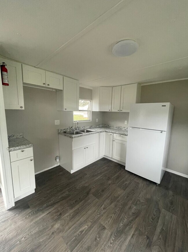 Primary Photo - Welcome Home to Silver Lake