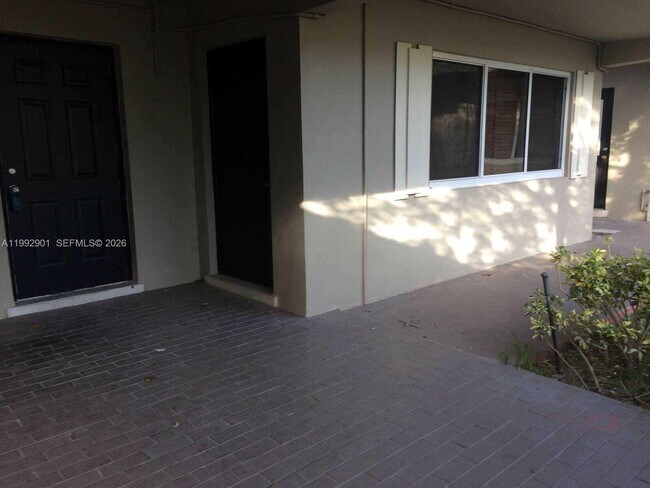 Building Photo - 265 SW 7th St