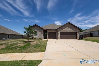 Building Photo - 143 Sager Cir