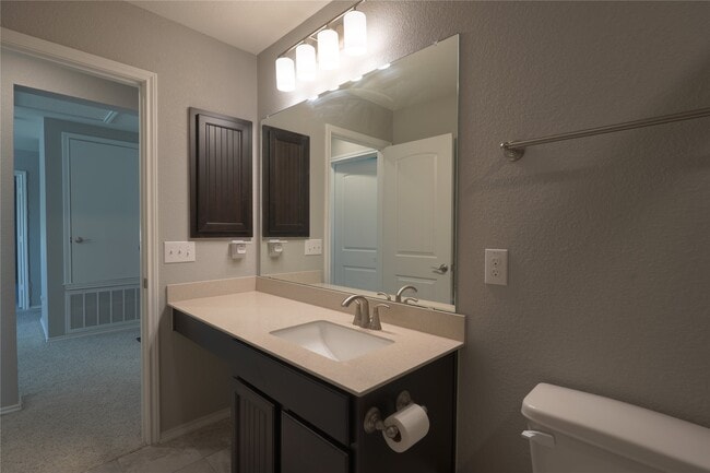 Building Photo - 404 Kaden Prince Dr