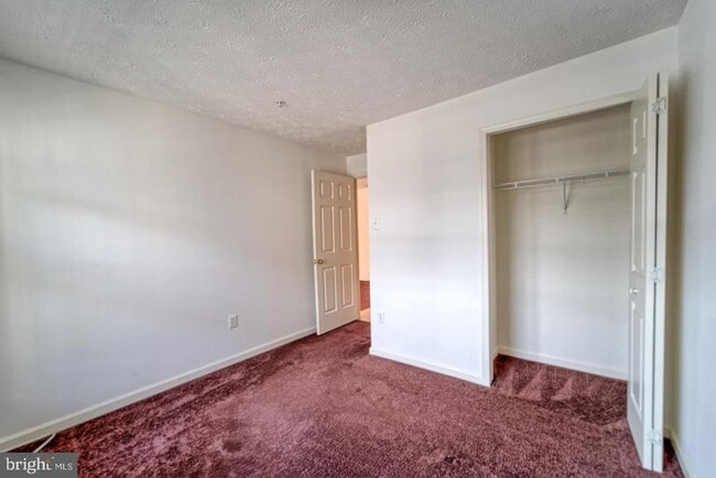 Building Photo - 7906 Valley Manor Rd