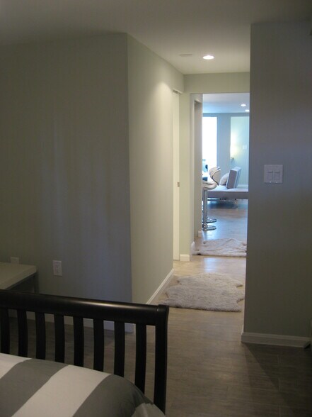 Building Photo - 626 G St NE