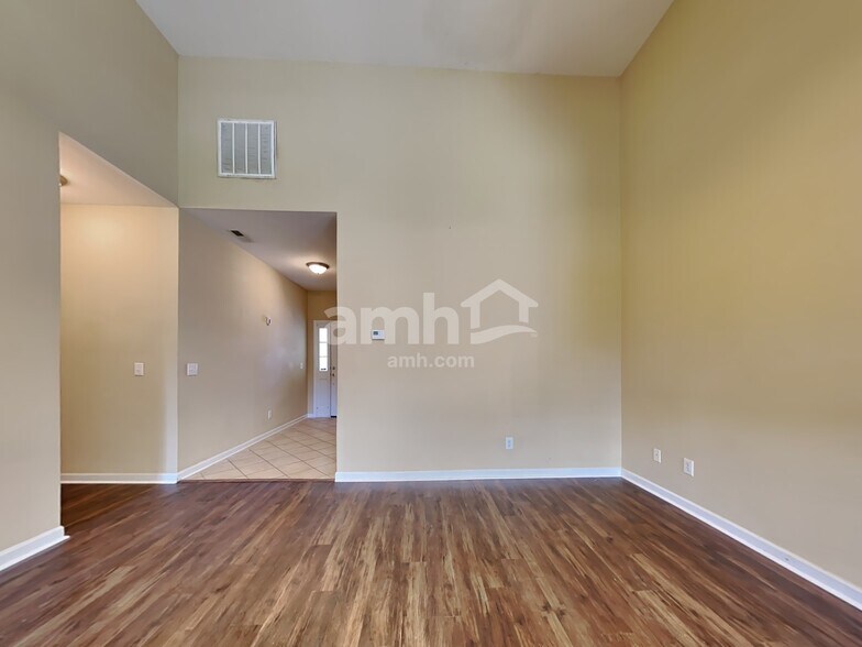 Building Photo - 7745 Fayetteville Rd