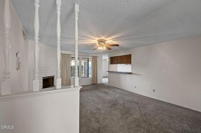 Building Photo - 5909 Sunny Palms Ave