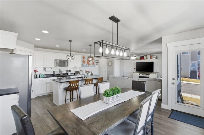 Building Photo - 4 Bedroom Herriman Home