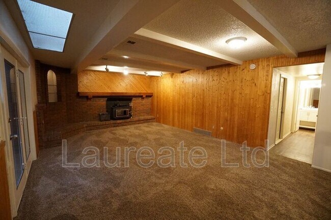 Building Photo - 7843 W Quarto Ave