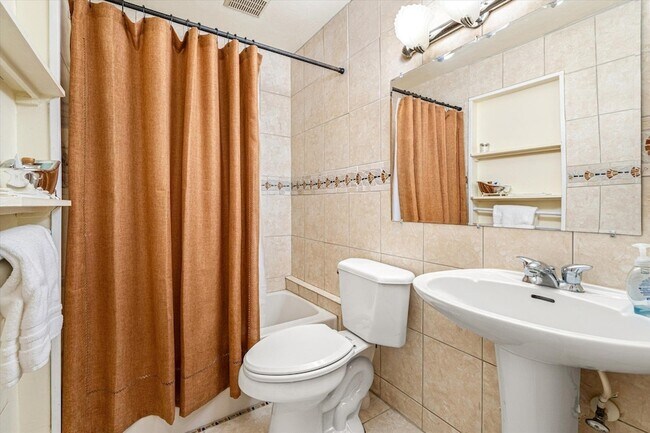 Building Photo - 3385 Coastal Hwy