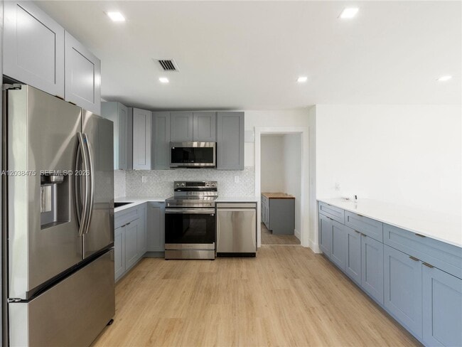 Building Photo - 14414 SW 105th Ct
