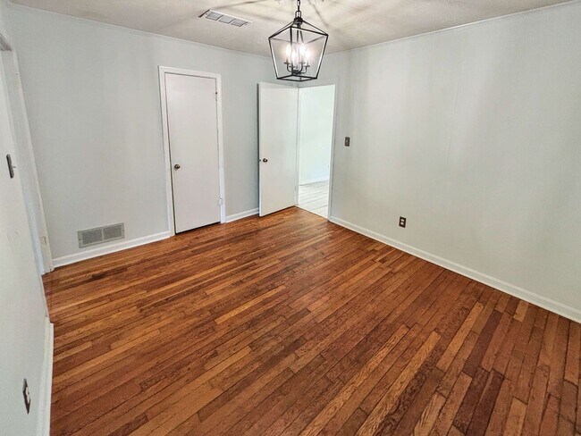 Building Photo - Spacious 3 BR/2 BA in Powder Springs!