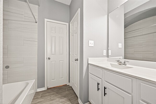 Building Photo - 18507 Sleeping Bear Wy