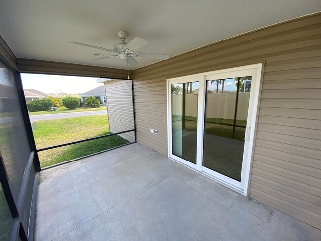 Building Photo - Beautiful Unfurnished 3 bed, 2 bath ANNUAL...