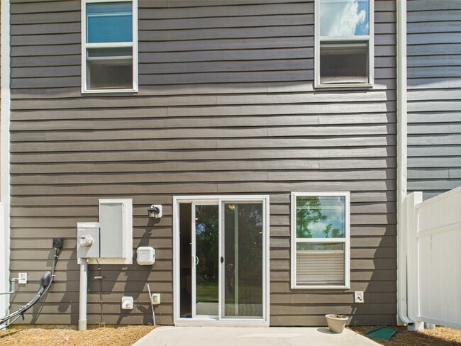 Building Photo - 2843 Yeager Dr NW
