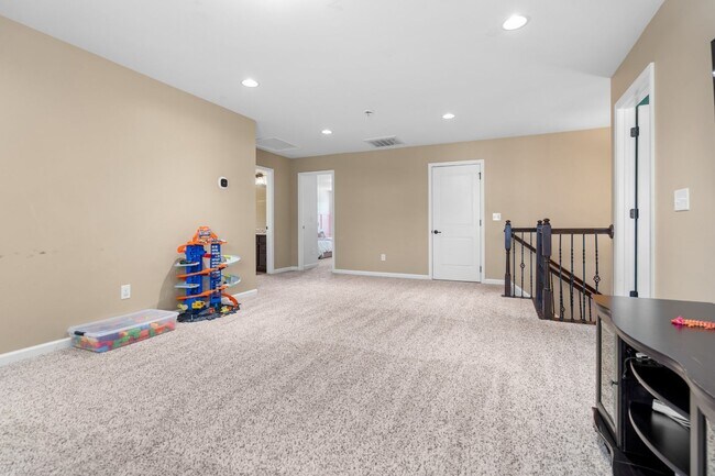 Building Photo - 6725 Pleasant Gate Ln