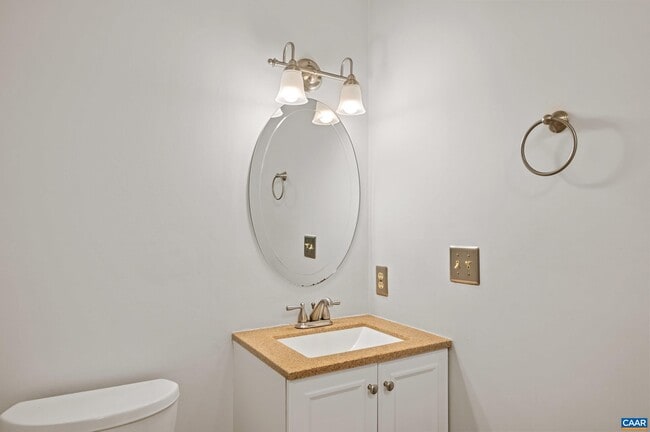 Building Photo - 501 Rookwood Pl