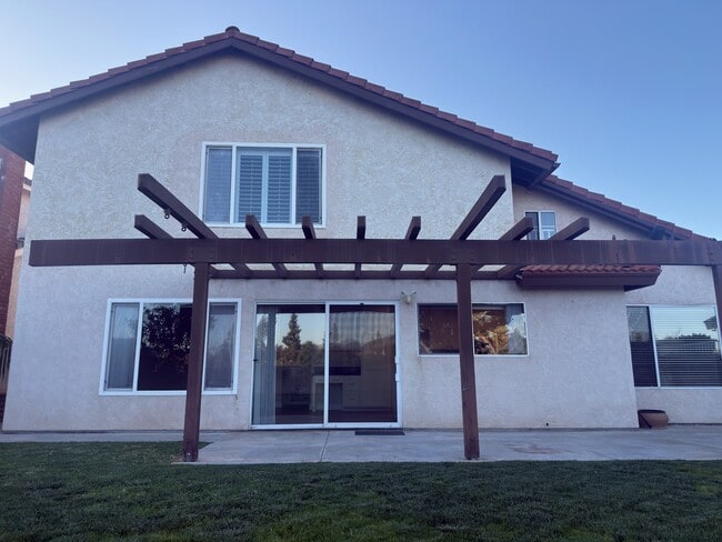 Building Photo - 17571 Cabela Dr