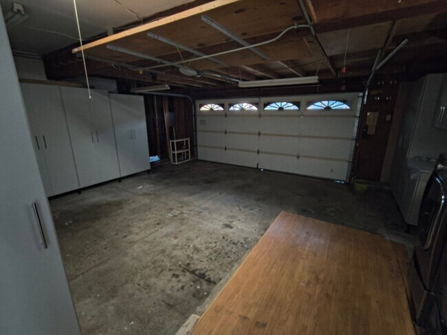 Building Photo - BEAUTIFUL TWO LEVEL 4BD/3BA HOME AVAILABLE IN MILPITAS, CA !!!!!!