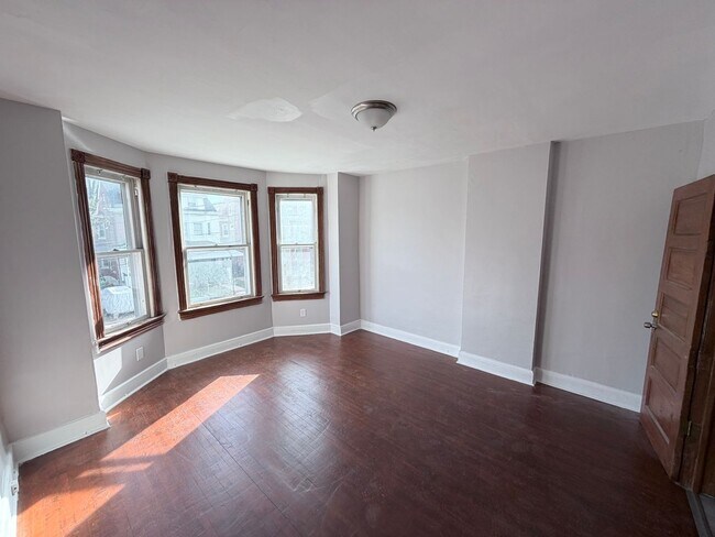 Building Photo - 659 Second St