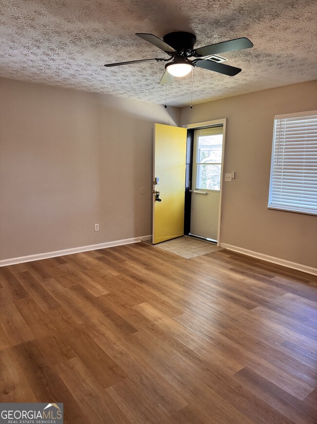 Building Photo - 2888 Parrott Ave NW