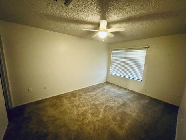 Building Photo - Beautiful Corner Lot Home in Stone Creek!