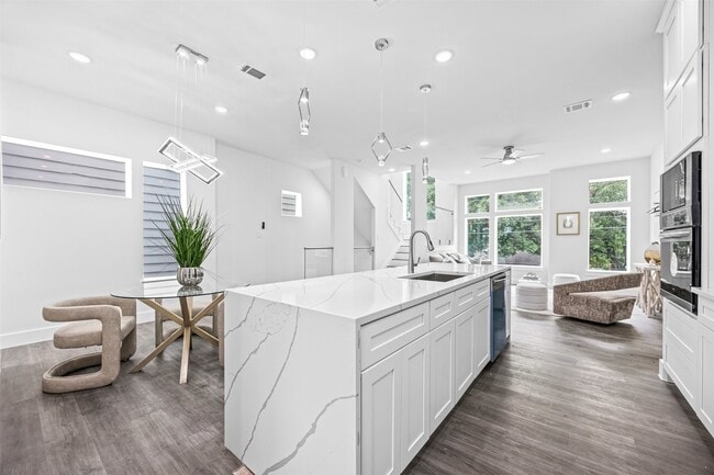 Building Photo - 4011 Ward St