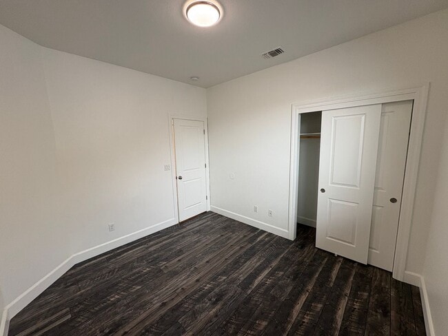 Building Photo - Tulare Home coming soon!
