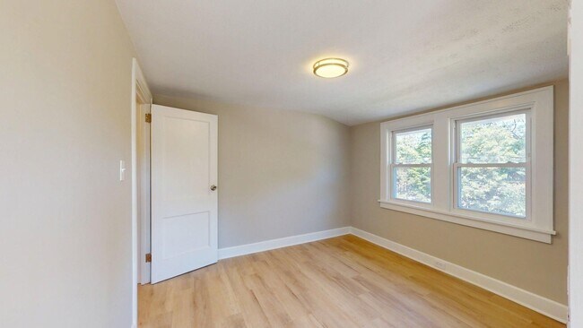 Building Photo - 4528 Rainbow Rd