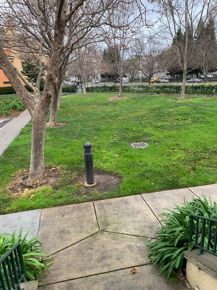 Front Green space - 3693 Dickenson Cmn