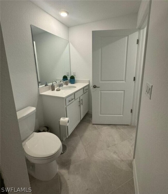 Building Photo - 12180 Wellen Golf St