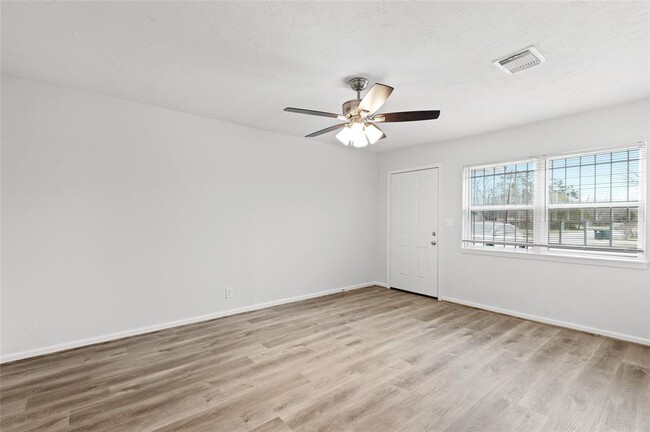 Building Photo - 10602 Rosehaven Dr