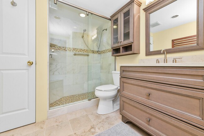 Building Photo - 434 Marlborough St