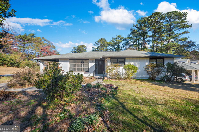 Building Photo - 1954 Woodbine Terrace NE