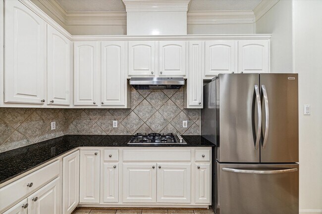 Building Photo - 2838 Briarhurst Park