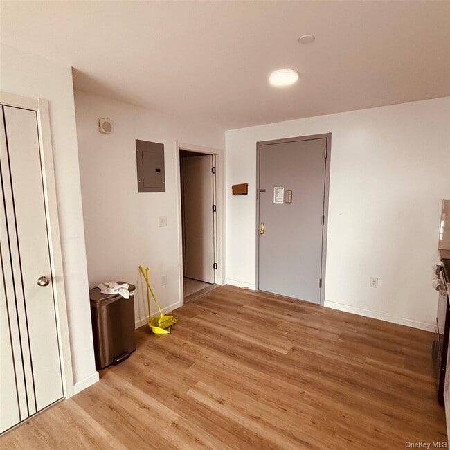 Building Photo - 70-40 45th Ave