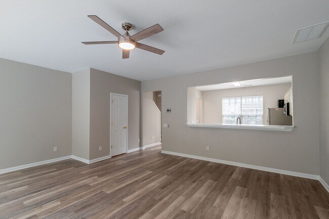 Building Photo - Spacious Townhome in Prime South Charlotte...