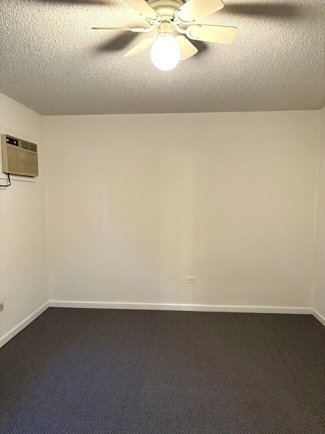 Building Photo - 212 Madison St