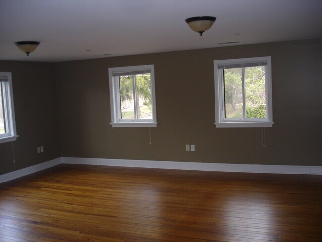 Building Photo - 4Plex - 1104